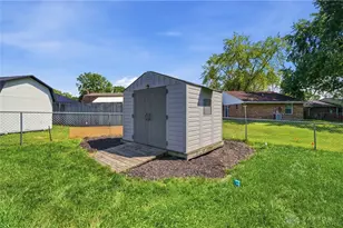 4818 Creeknoll Ct, Huber Heights, OH 45424 - Photo 12