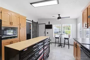 306 Village Ct, Fairborn, OH 45324 - Photo 6