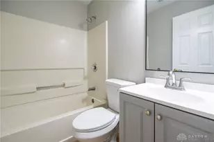 5378 Mallet Club Dr, West Carrollton, OH 45439 - Photo 8