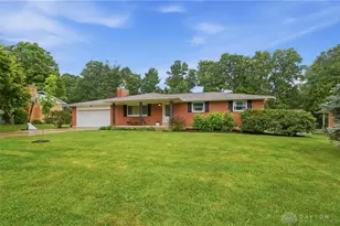 2779 Coldsprings Dr, Beavercreek, OH 45434 - Photo 2