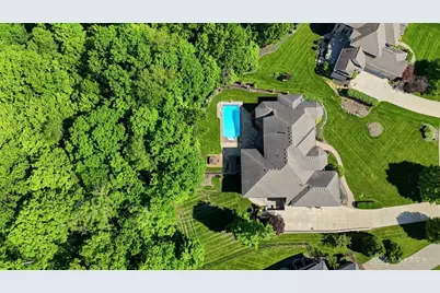 415 S Signature Drive, Beavercreek Twp, OH 45385 - Photo 2