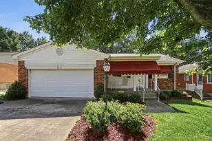 5914 Fawnridge Ct, Green Township, OH 45239 - Photo 2