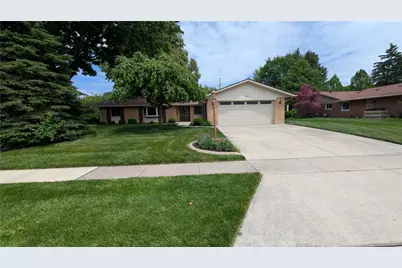 5686 Oak Valley, Kettering, OH 45440 - Photo 2