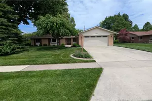 5686 Oak Valley, Kettering, OH 45440 - Photo 2