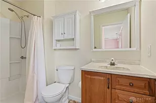 10060 Village Tree Ct, Miamisburg, OH 45342 - Photo 18