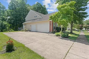 2942 Whispering, Beavercreek, OH 45431 - Photo 4