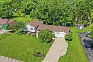 6621 Statesboro Rd, Washington Twp, OH 45459 - Photo 2