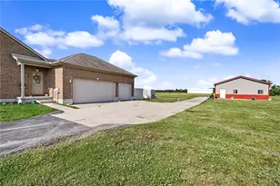 1643 St John Rd, New Jasper Twp, OH 45335 - Photo 2