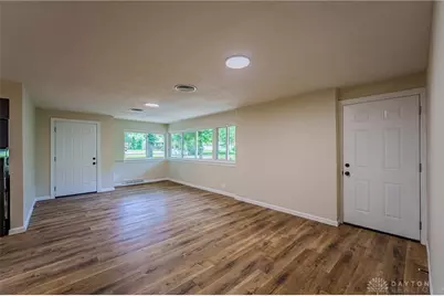 927 Oakland Drive, Beavercreek Twp, OH 45434 - Photo 10