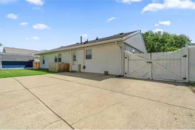 815 Plumwood Drive, New Carlisle, OH 45344 - Photo 6