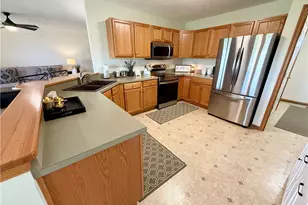 808 Lambert Dr, Piqua, OH 45356 - Photo 2