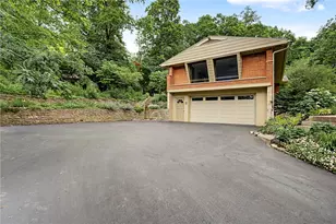 751 Laurelwood Rd, Dayton, OH 45419 - Photo 2