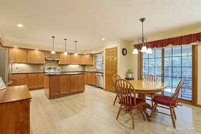 304 Chinkapin Circle, Englewood, OH 45315 - Photo 10