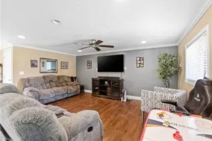 5713 Hubbard Ct, Huber Heights, OH 45424 - Photo 8