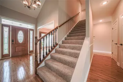 9922 Arn Drive, Washington Twp, OH 45458 - Photo 8