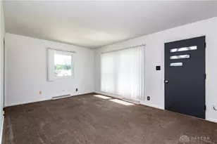 810 Meadow Ln, Troy, OH 45373 - Photo 2