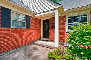 141 Napoleon Dr, Kettering, OH 45429 - Photo 2