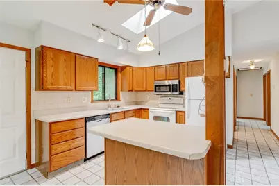 955 S High Street, Yellow Springs Vlg, OH 45387 - Photo 6