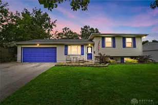 245 Grantwood Dr, West Carrollton, OH 45449 - Photo 2