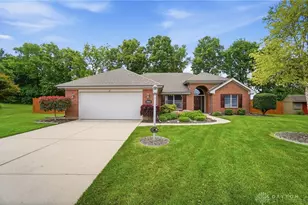 9638 Colchester Ct, Clearcreek Twp, OH 45458 - Photo 2