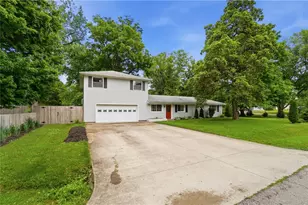 1684 Pierce Dr, Beavercreek, OH 45432 - Photo 2