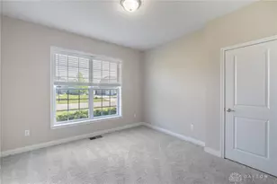9501 Flatrock Dr, Washington Twp, OH 45458 - Photo 6