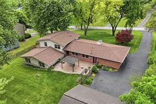 2756 Cottonwood Dr, Springfield Twp, OH 45504 - Photo 4