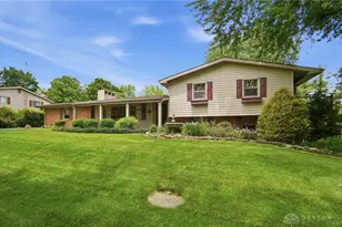 2756 Cottonwood Dr, Springfield Twp, OH 45504 - Photo 8