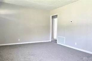 138 William St, Dayton, OH 45449 - Photo 2