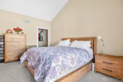 2484 Locust Hill Blvd, Beavercreek, OH 45431 - Photo 12