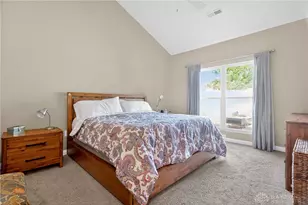 2484 Locust Hill Blvd, Beavercreek, OH 45431 - Photo 18