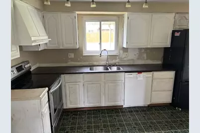 7611 Shepherdess Drive, Huber Heights, OH 45424 - Photo 6