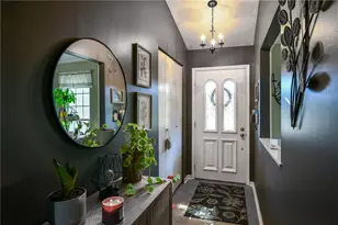 1438 Robinhood Dr, West Carrollton, OH 45449 - Photo 8