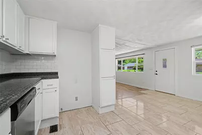 2621 Nyack Lane, Dayton, OH 45439 - Photo 8