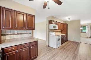1700 W Sparrow Rd, Green Twp, OH 45502 - Photo 16