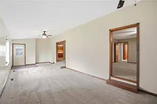 1700 W Sparrow Rd, Green Twp, OH 45502 - Photo 18