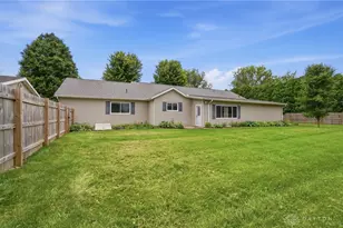 1700 W Sparrow Rd, Green Twp, OH 45502 - Photo 32