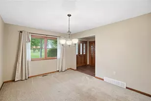 1700 W Sparrow Rd, Green Twp, OH 45502 - Photo 10