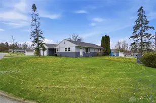 818 Brookwood Dr, Bellefontaine, OH 43311 - Photo 2