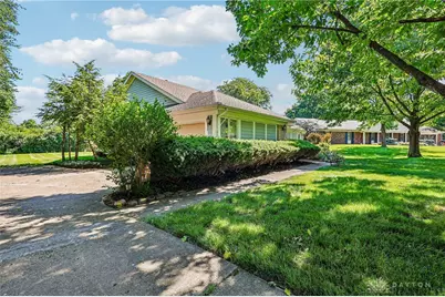383 Copper Beech Court, Dayton, OH 45459 - Photo 4