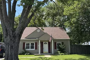 63 Ohio Ave, Sabina, OH 45169 - Photo 1