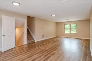 7221 Showplace Dr, Huber Heights, OH 45424 - Photo 8