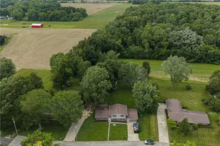 1922 Old Coach Rd, Springfield Twp, OH 45505 - Photo 2