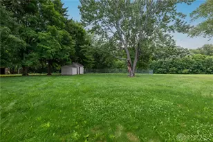 1922 Old Coach Rd, Springfield Twp, OH 45505 - Photo 46