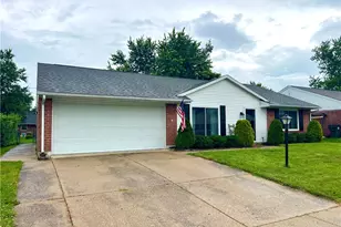 242 Pagett Dr, Germantown, OH 45327 - Photo 2