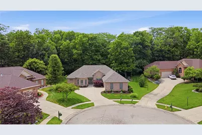 1901 N Regent Park Drive, Bellbrook, OH 45305 - Photo 2