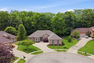 1901 N Regent Park Dr, Bellbrook, OH 45305 - Photo 2