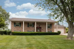 283 Dogwood Dr, Greenville, OH 45331 - Photo 2