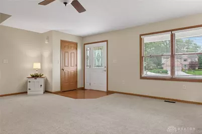 445 Clover Hill, Tipp City, OH 45371 - Photo 6