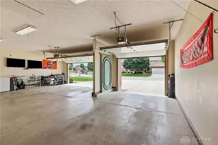 1927 Cider Mill Way, Tipp City, OH 45371 - Photo 44
